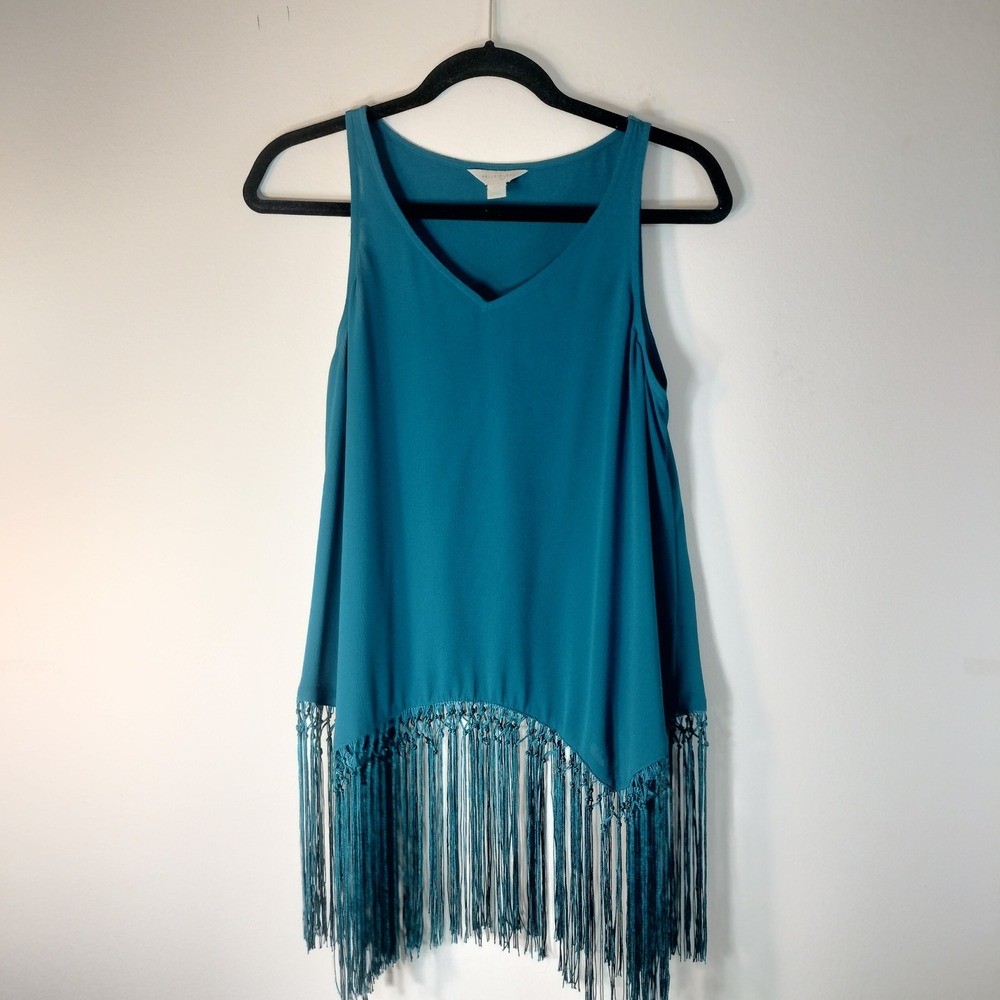 Belle Sky Teal Blue V-Neck Sleeveless Tank Top with Macrame Fringe Hem